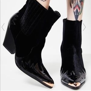 Cape Robbin Kelsey Black Velvet Booties